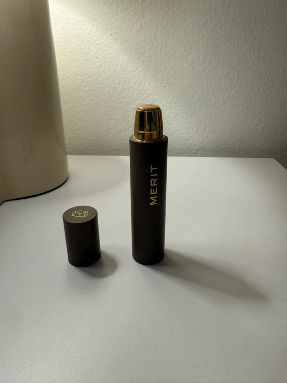 Minimalist Perfecting Complexion Foundation & Concealer Stick Shade Sand - Picture 2 of 4